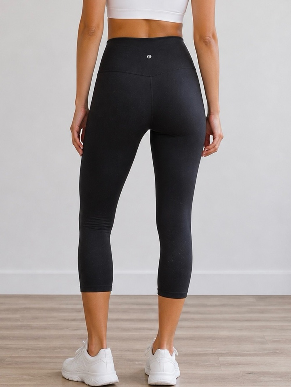 Lululemon Black Cropped Leggings Size 2 | High Rise | Worn